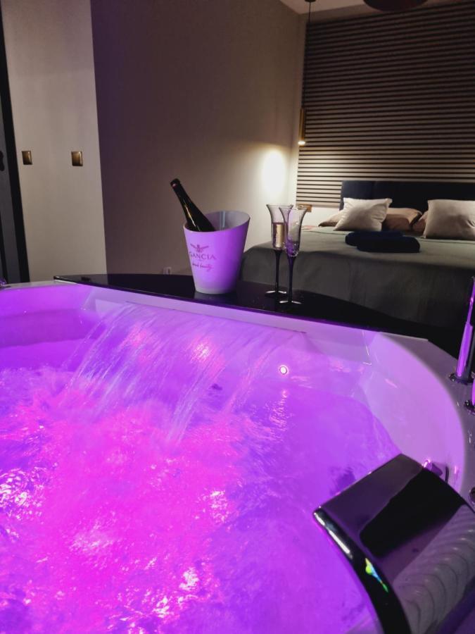 Apartament Jacuzzi Krasków Eksteriør bilde