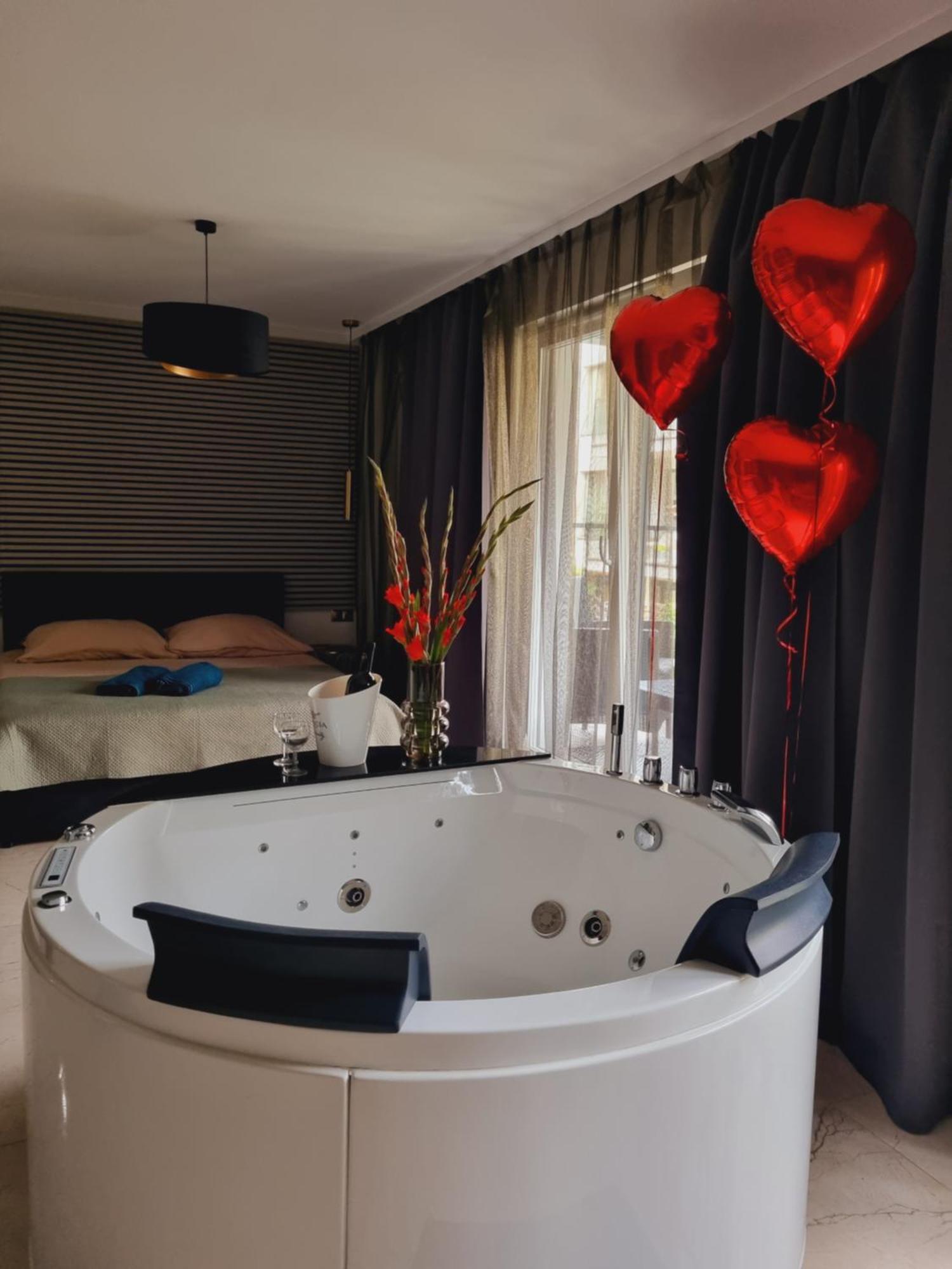 Apartament Jacuzzi Krasków Eksteriør bilde