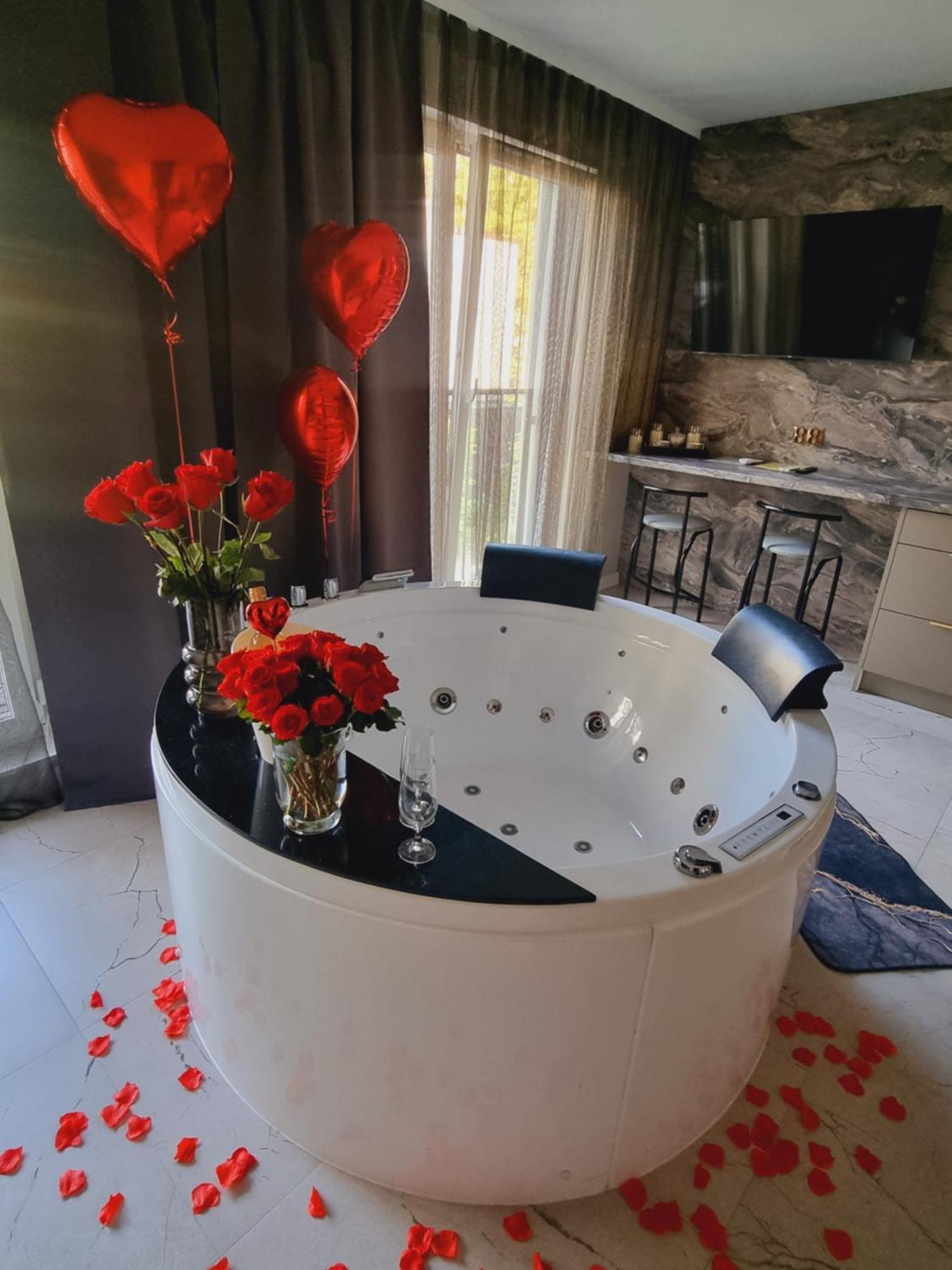 Apartament Jacuzzi Krasków Eksteriør bilde